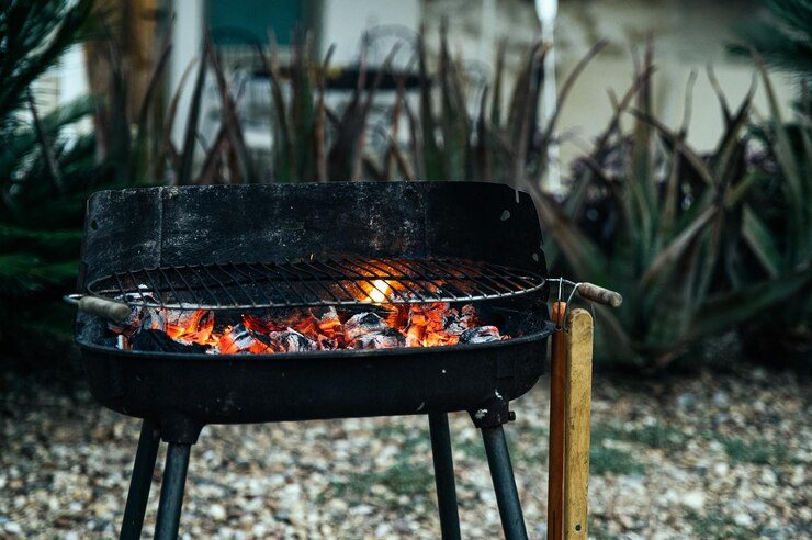 ¿Cómo encender una barbacoa de carbón portátil? barbacoa carbon patio casa