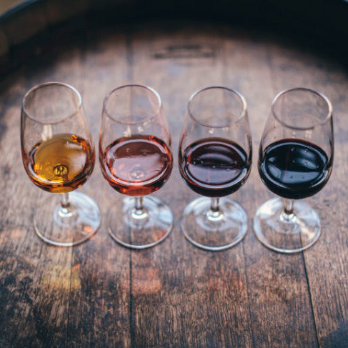 a que temperatura servir el vino