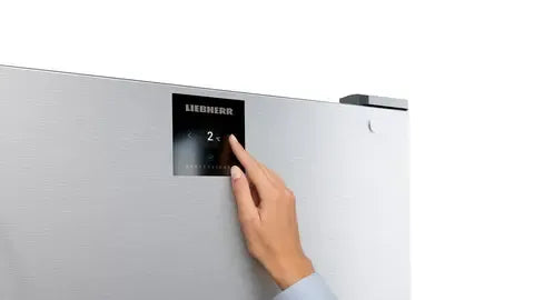 LIEBHERR Congelador vertical inoxidable NoFrost con 4 estantes 500 litros FFFCvg 5501