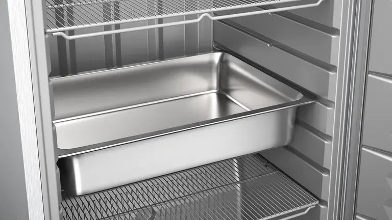 LIEBHERR Armario refrigerado blanco con enfriamiento por circulación de aire 600 Litros FRFvg 5501 - FrigeriaHosteleria.com